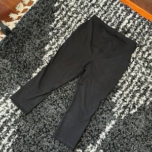 Old navy active wear over the belly maternity leggings, size M